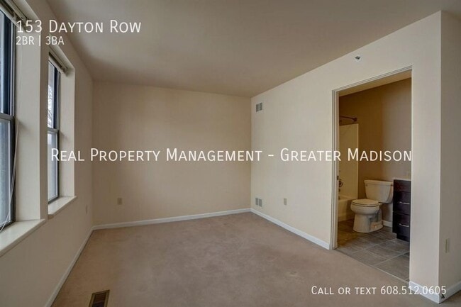 Building Photo - 153 Dayton Row