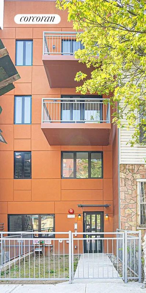 Building Photo - 830 Herkimer St