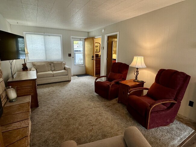 Building Photo - 5675 York Rd