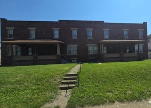 Building Photo - 534 S Richardson Ave