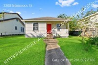 Building Photo - 3208 Nebraska St