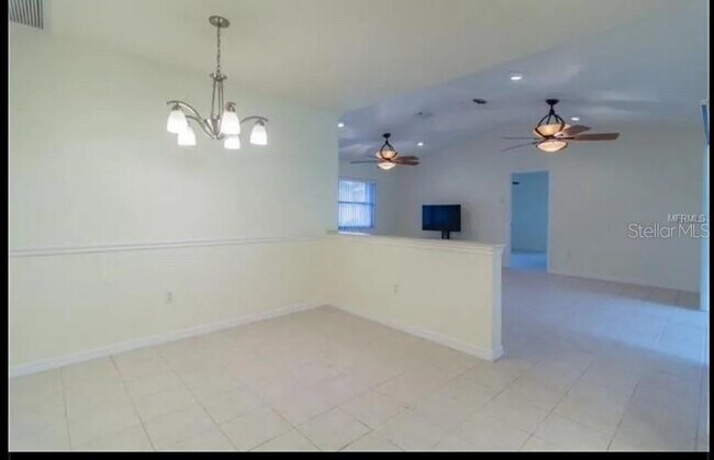 Building Photo - 25230 Campos Dr