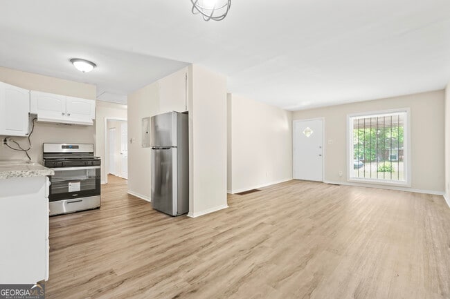 Building Photo - 3698 Fairlane Dr NW