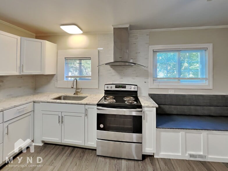 Building Photo - 3040 Wadsworth Ct