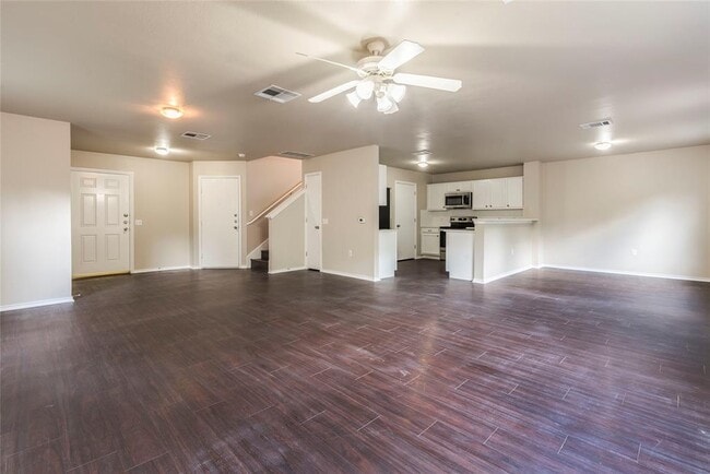 Building Photo - 8712 Dittmar Oaks Dr