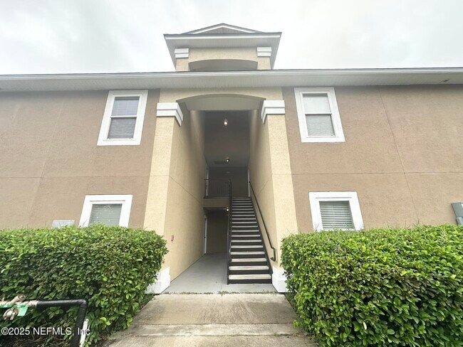 Building Photo - 6916 Ortega Woods Dr