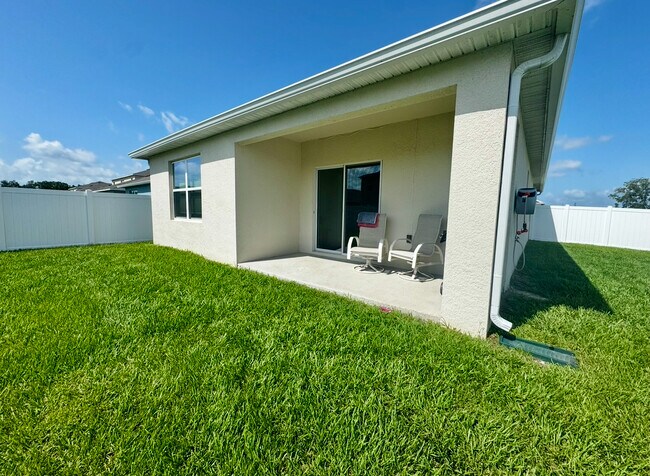 Building Photo - 1567 Barberry Dr