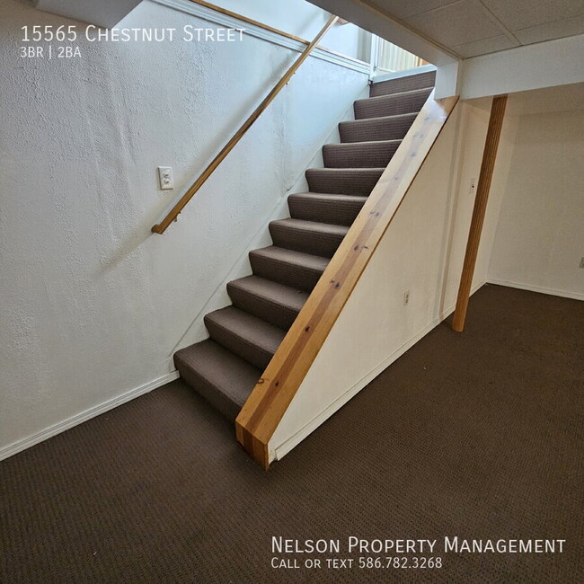 Building Photo - 15565 Chestnut St