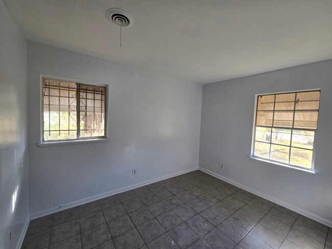 Building Photo - 1625 Northern Spy Trail