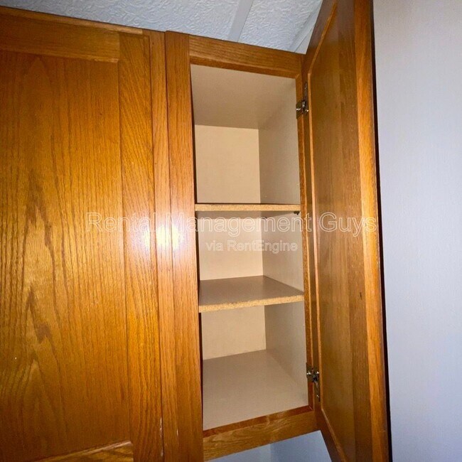 Building Photo - 3319 Longfellow Ave