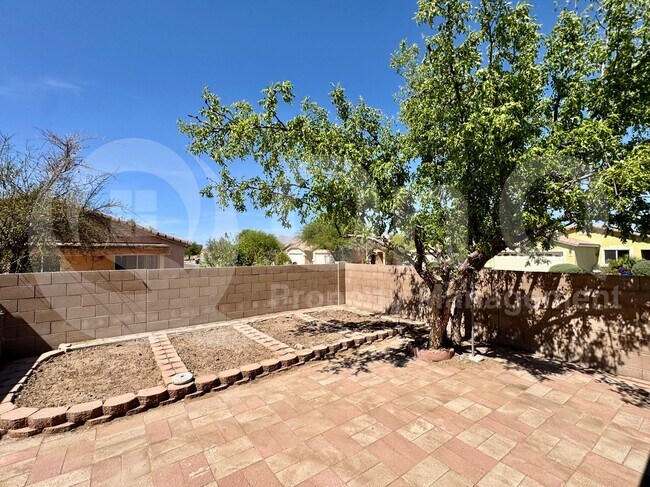 Building Photo - 2152 W Burlwood Way