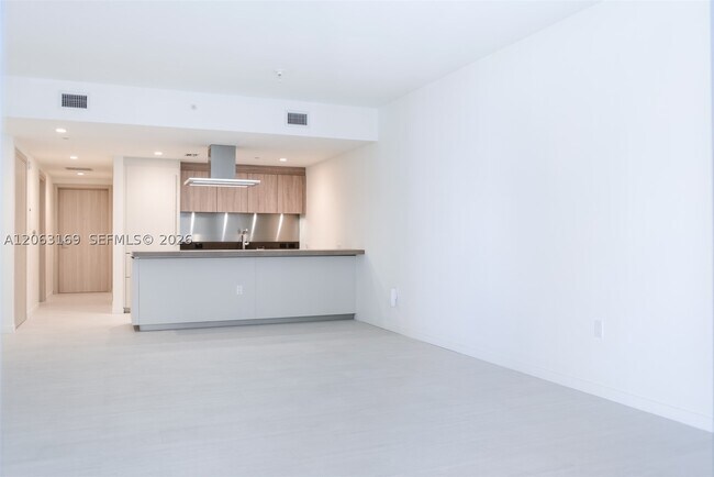 Building Photo - 1000 Brickell Plaza