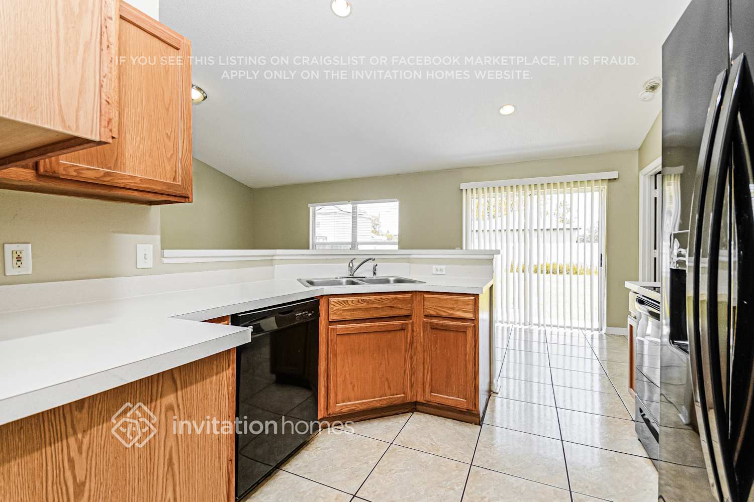 Building Photo - 1160 St Tropez Ct