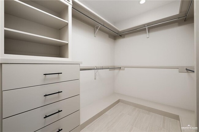 Building Photo - 22 Canary Ave