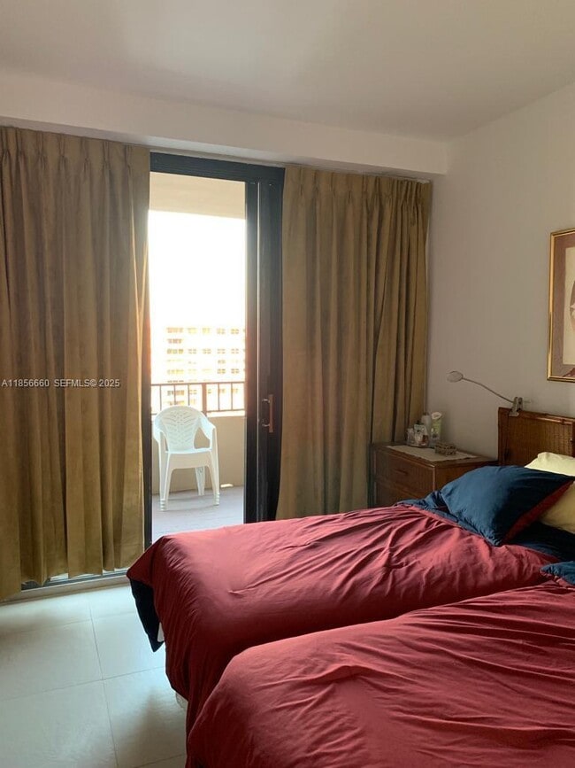 Building Photo - 251 Crandon Blvd