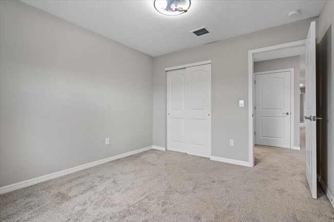 Building Photo - 10437 SW Captiva Dr
