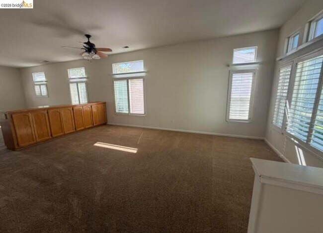 Building Photo - 170 Gala Ln