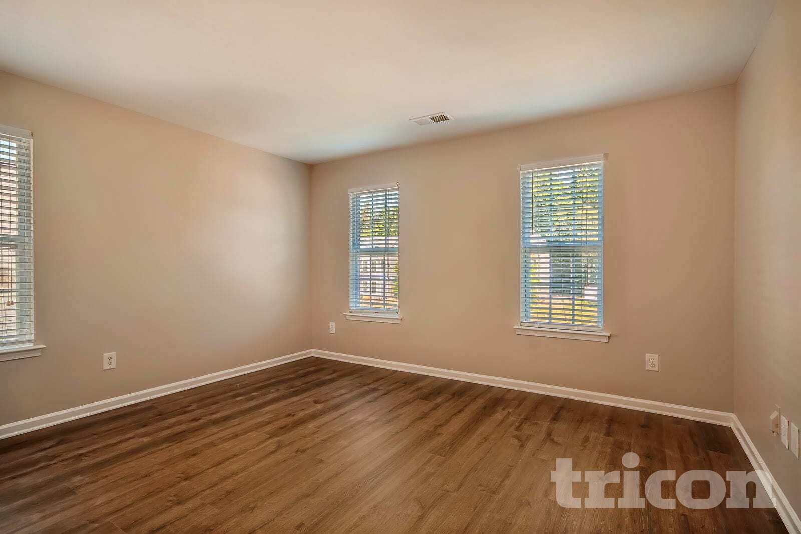 Building Photo - 5606 Fenway Dr