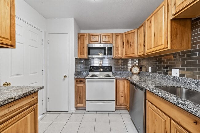 Building Photo - 6515 Morrisglen Ct