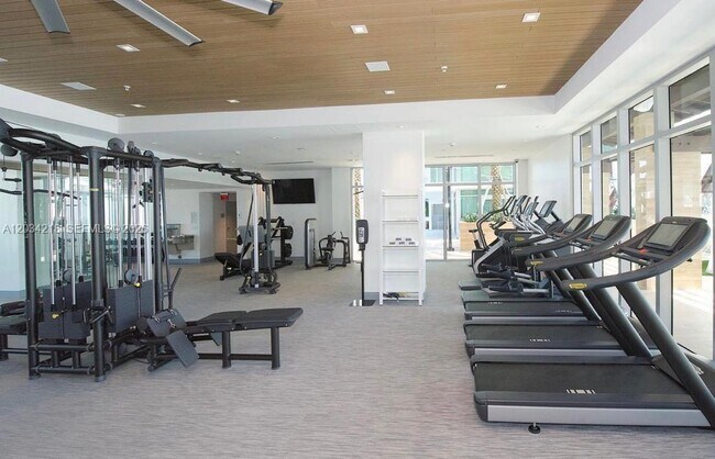 Building Photo - 300 Sunny Isles Blvd