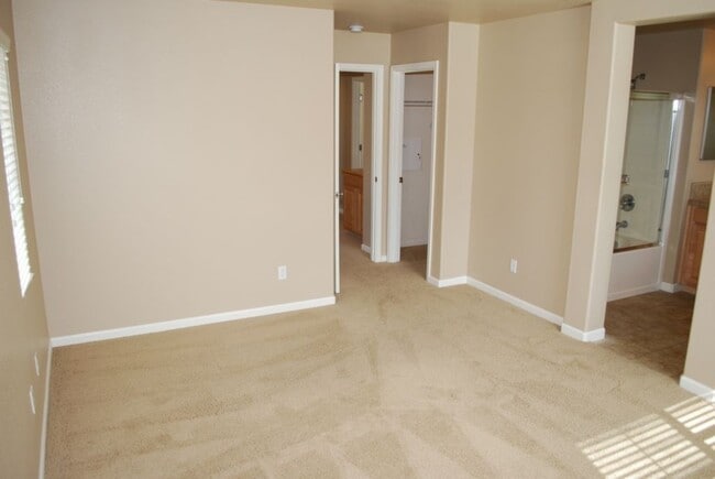 Building Photo - 8415 Oliva Rd