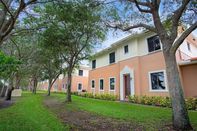 Building Photo - 2412 Venetian Way