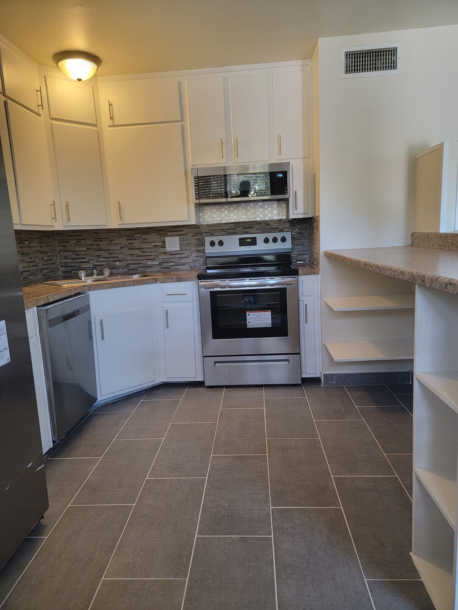 Building Photo - 628 E Drachman St