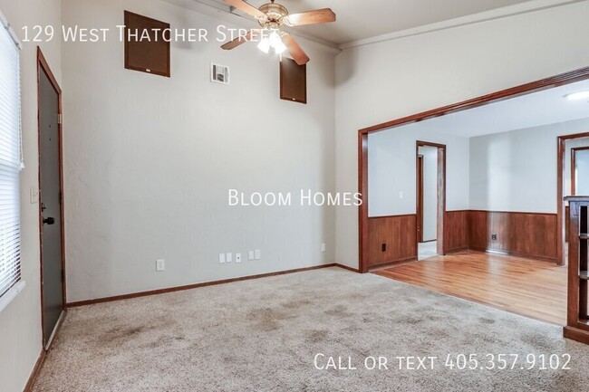 Building Photo - Great location just west of downtown Edmond!