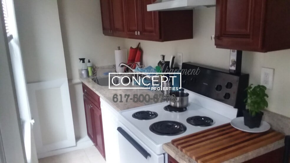 Building Photo - 38 Bradford St