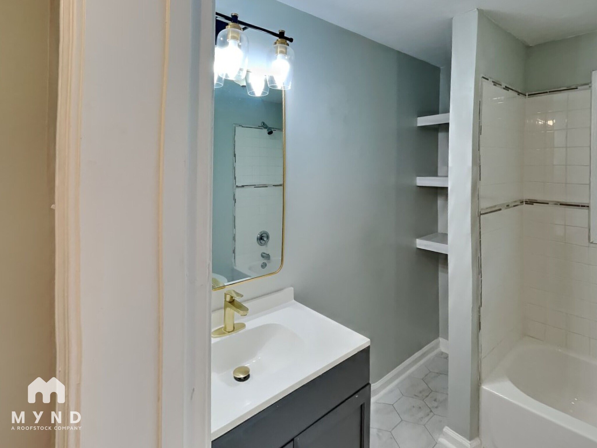 Building Photo - 616 Lewis Ave