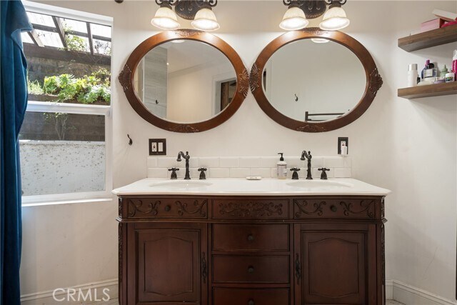 Building Photo - 3791 Multiview Dr