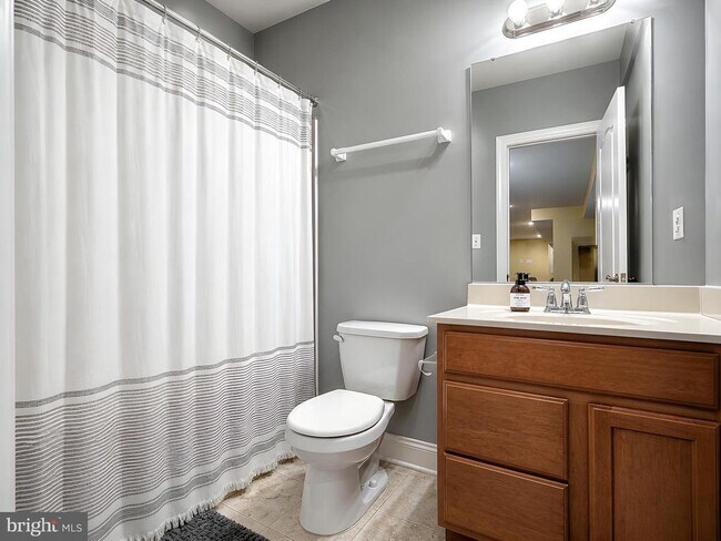Building Photo - 23017 Holloway Ct