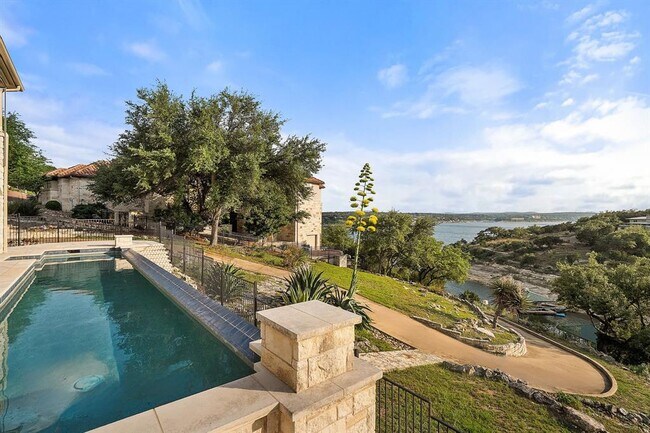 Building Photo - 17813 Kingfisher Ridge Dr