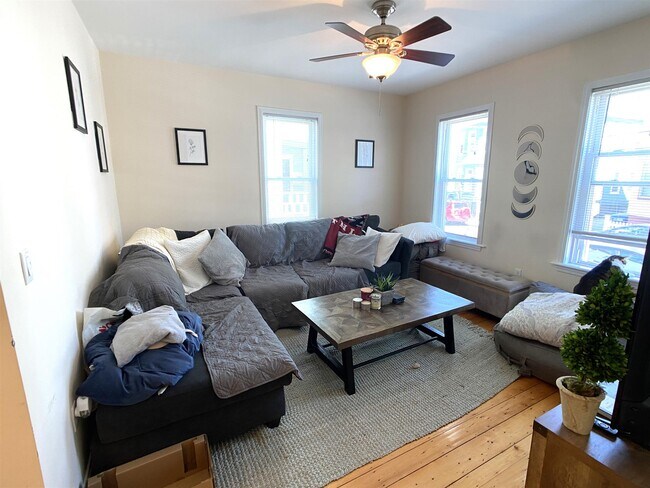 Building Photo - 20 Radcliffe Rd