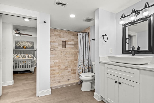 Building Photo - 5945 Parkwalk Dr