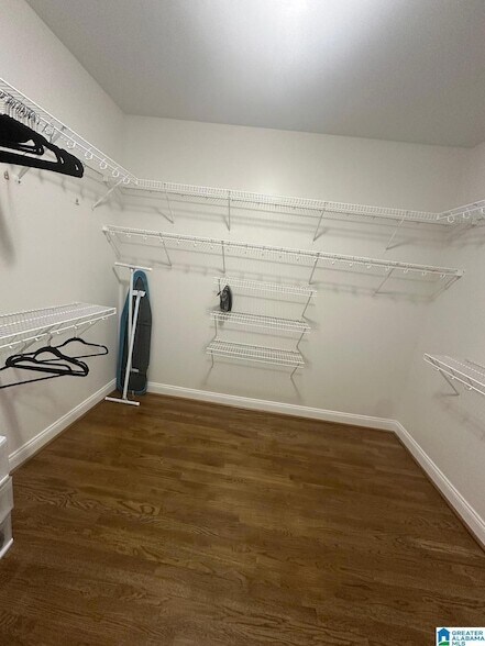 Building Photo - 221 Castlehill Dr