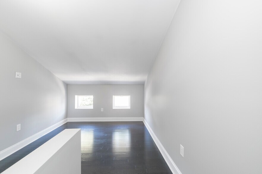 Building Photo - 329 S Durham St