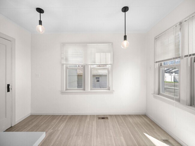 Building Photo - Modern & Cozy Retreat in Spokane – Prime Location Near Downtown