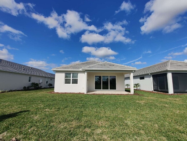 Building Photo - 8173 Sternway Rd