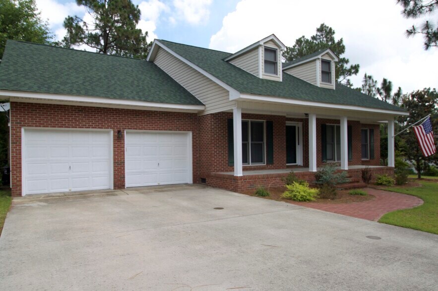 Primary Photo - 121 Rothbury Dr