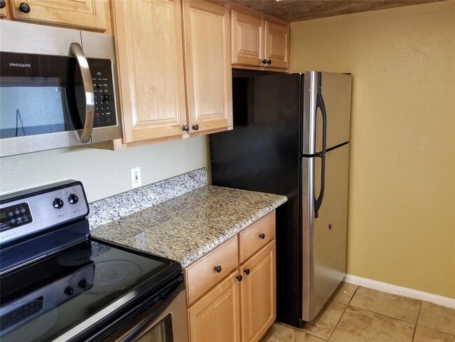 Building Photo - 18617 Egret Bay Blvd