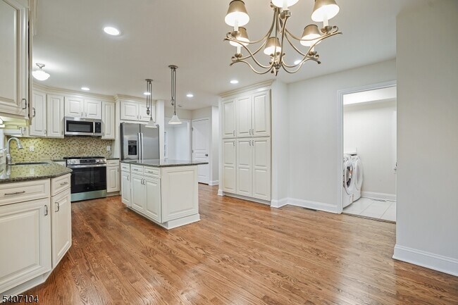 Building Photo - 2114 Elizabeth Ave