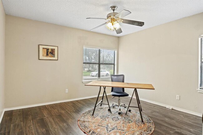 Building Photo - 1118 Fisher St