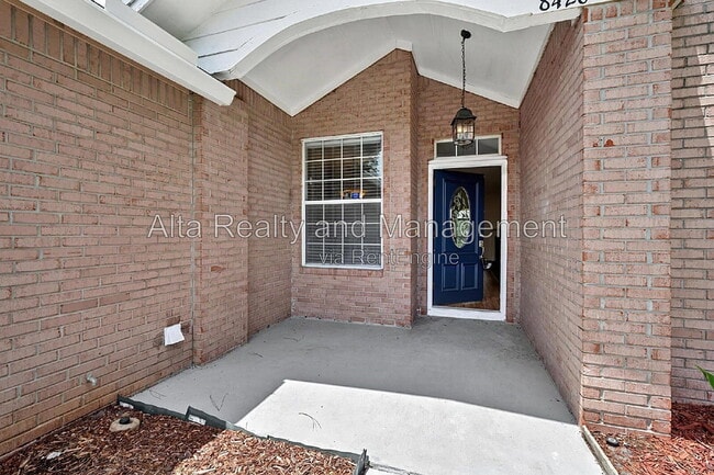 Building Photo - 8426 Country Bend Cir W