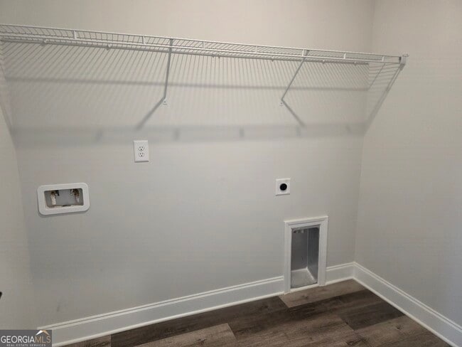 Building Photo - 123 Susan Dr