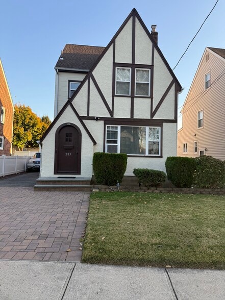 Primary Photo - 283 Houston Ave