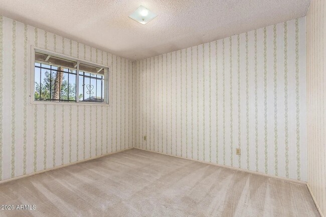 Building Photo - 650 E Malibu Dr