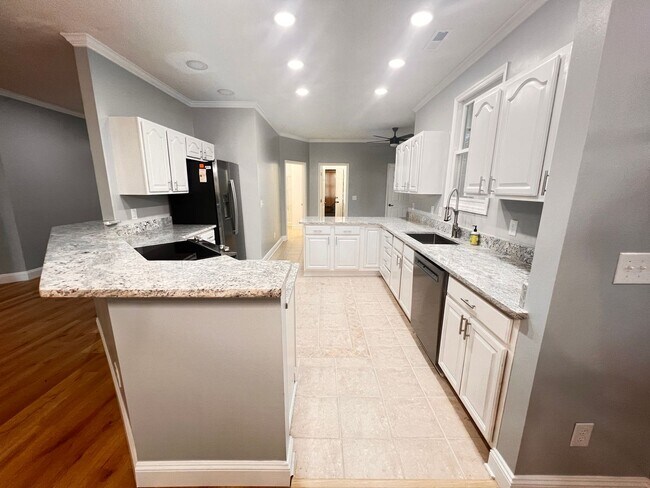 Building Photo - 1237 Clipper Rd