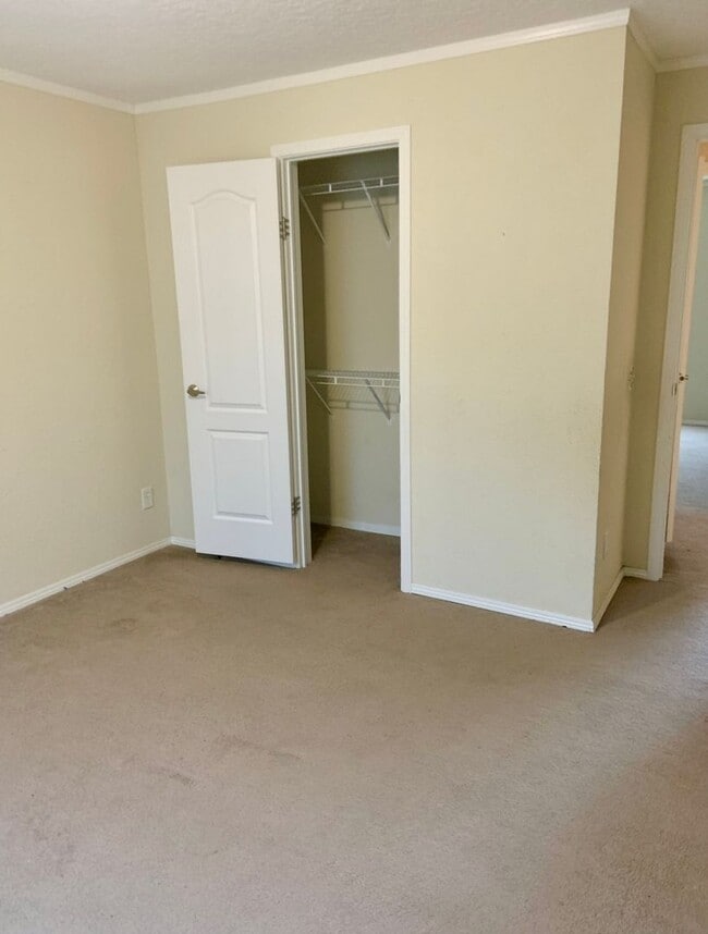 Building Photo - 4 bed/2 bath mobile home