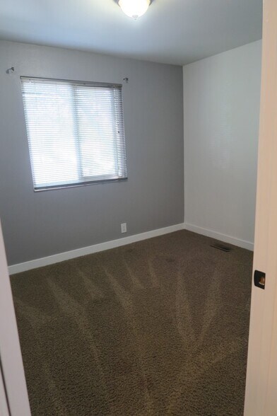 Building Photo - 7818 S Chadbourne Dr